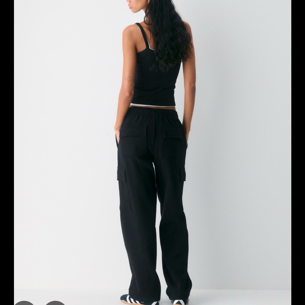 Aritzia cargo sweatpants cozy sweat fleece black